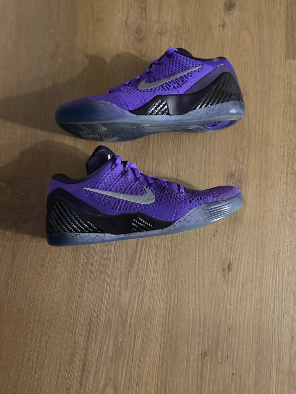 Nike Kobe pronto Purple and Black Low-Top Athletic Shoes with Silver Swoosh